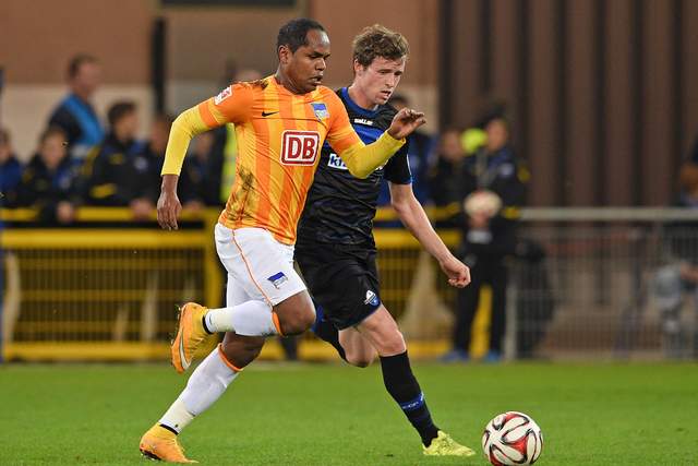 李荣培三年常规合同续约天津 升任球队副队长